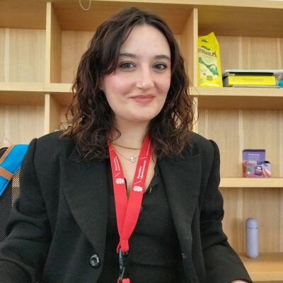 Asuman Ece  zoekt een Kamer / Appartement / Studio in Groningen